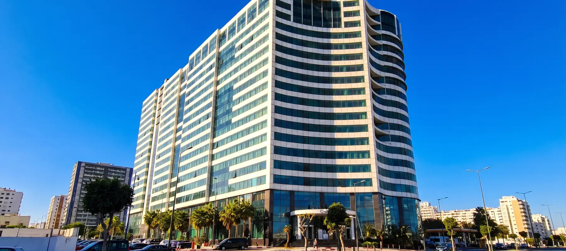 Grande tour vitrée à Casablanca, une opportunité clé pour l'immobilier d'entreprise au Maroc