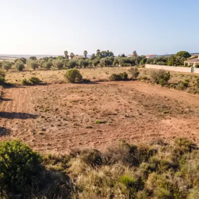 Terrain résidentiel à vendre à Rabat avec vue sur les collines et le village