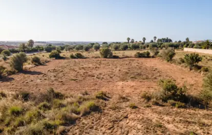 Terrain résidentiel à vendre à Rabat avec oliviers et vue sur la campagne